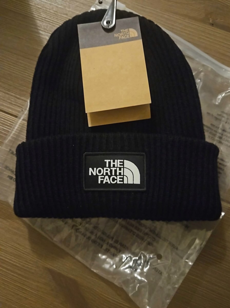 Black The North Face beanie